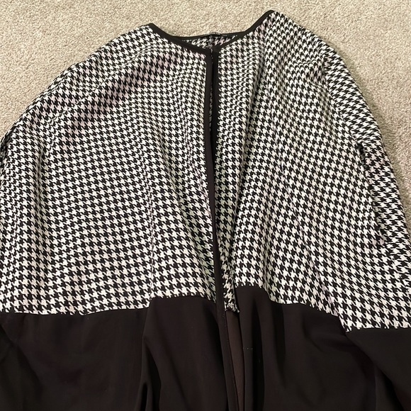 Patterned Cape Jacket - Picture 2 of 2